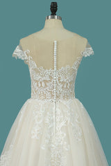 Elegant Bateau Neckline Wedding Gown with Floor-length A-Line Ruffles and Lace Tulle Appliques