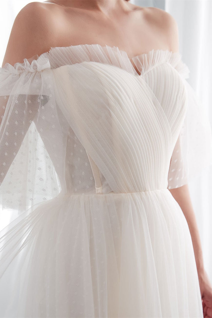 Beach Wedding Dress in Tulle with Off-the-Shoulder Design