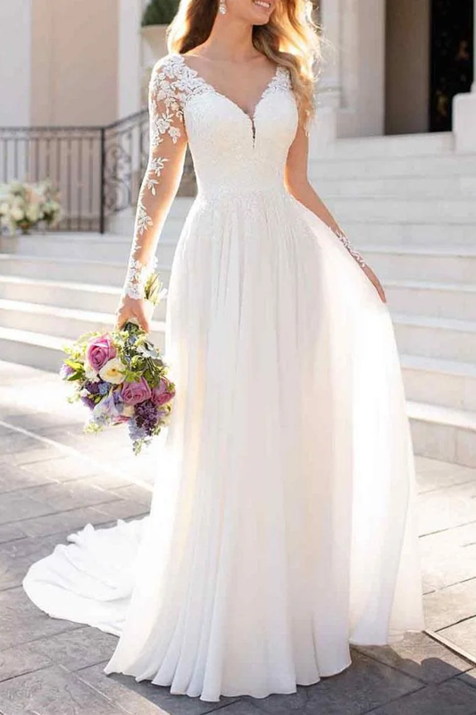 Wedding Dress with Long Sleeves in Lace and Tulle
