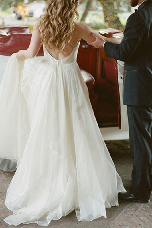 Sleeveless V-Neck Tulle Wedding Dress with Modern Design