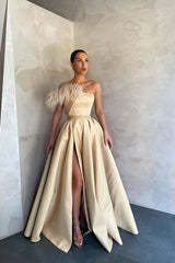 Modern Strapless Long Prom Dresses Front Slit Sleeveless With Feather