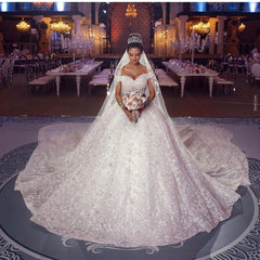 Elegant Off-the-shoulder Princess Wedding Gown with Lace Details