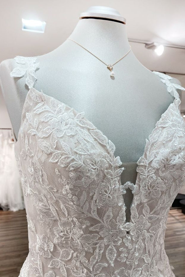Elegant V-Neck A-Line Wedding Gown with Long Ruffles and Open Back in Tulle Lace