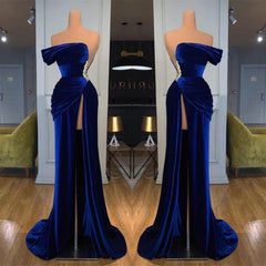 Gorgeous Velvet Off-the-Shoulder Long Prom Dress Mermaid With Side Slit