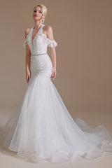 Stunning Mermaid Halter Floor-Length Tulle Wedding Dress Featuring Lace Appliques