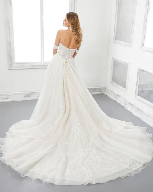 Sweetheart Backless Wedding Dress with Elegant Off-the-Shoulder Train and A-Line Lace Appliques