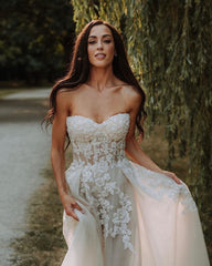 Elegant Sweetheart Lace A-Line Wedding Gown with Modest Backless Design