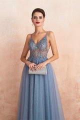 Gorgeous Spaghetti-Straps V-Neck Prom Dress Beadings SPlit Tulle Long Open Back
