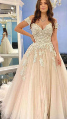 Long Off-the-Shoulder Vintage Wedding Dress in A-line With Tulle Lace