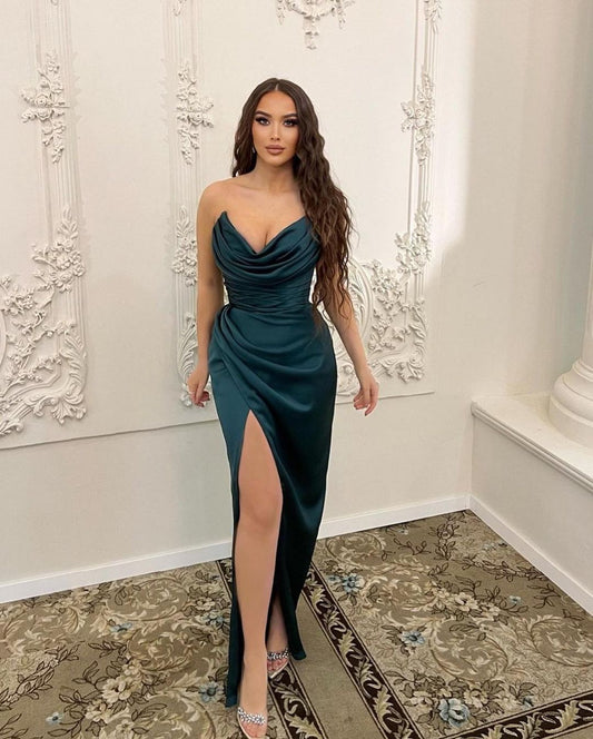 Chic Glamorous Red Strapless Sleeveless Prom Dress With High Slit |