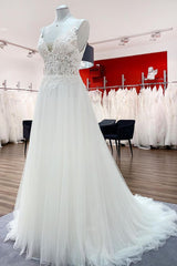 Elegant Sleeveless V-Neck A-line Wedding Gown in Tulle with Lace Ruffles