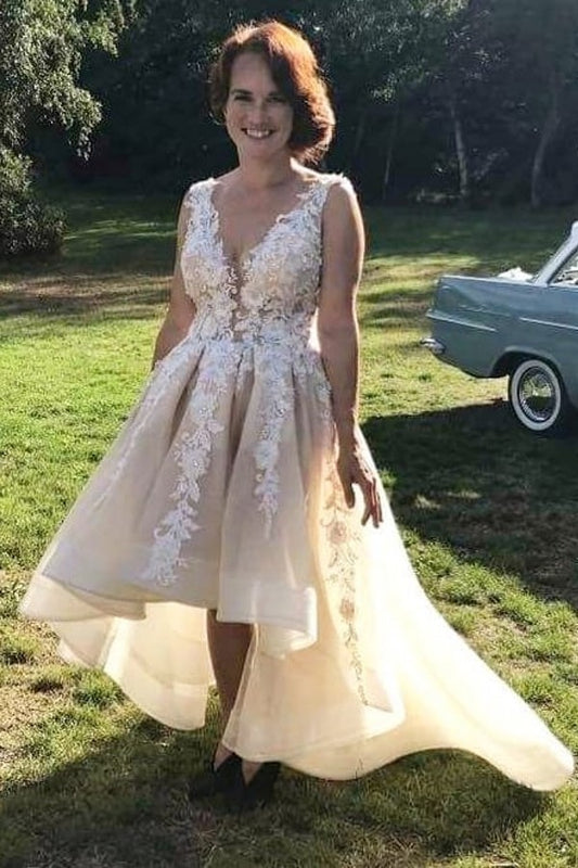 Elegant V-neck A-Line Wedding Dress with Open Back, Hi-Lo Ruffles, and Appliques Lace in Tulle