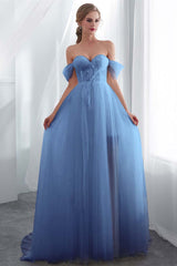 Elegant Long Tulle Wedding Dress with Off-the-Shoulder Design