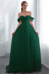 Elegant Long Tulle Wedding Dress with Off-the-Shoulder Design