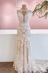Elegant Bateau Mermaid Bridal Gown Featuring Appliques Lace Tulle