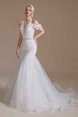 Stunning Mermaid Halter Floor-Length Tulle Wedding Dress Featuring Lace Appliques