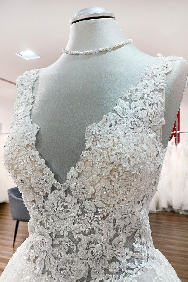 Elegant A-line V-neck Tulle Wedding Gowns with Eye-catching White Lace Ruffles