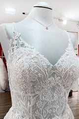 Elegant A-Line Wedding Gown with Long V-Neck and Lace Tulle Spaghetti Straps
