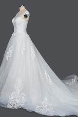 Elegant Cap Sleeve Sheer Tulle Ball Gown Wedding Dress With V-neck Lace