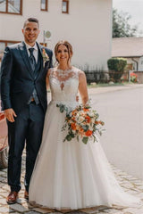 Sleeveless Bateau A-Line Wedding Dress in Tulle and Lace