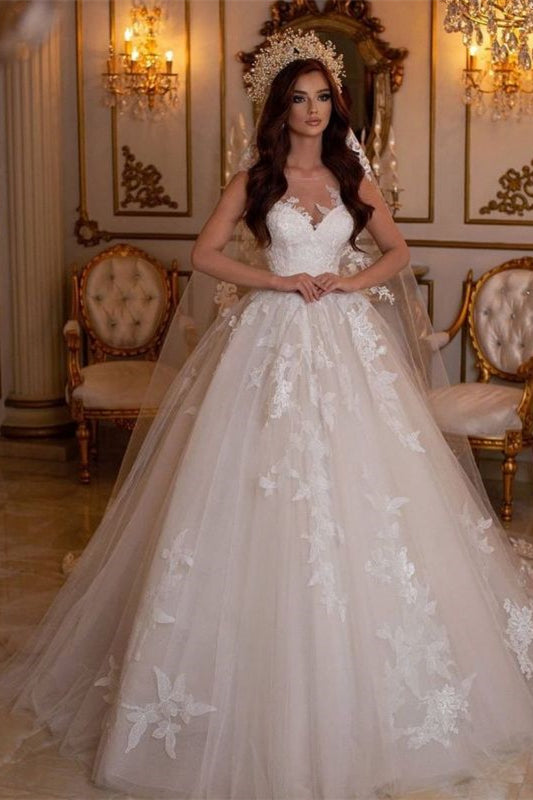 Sweetheart Ball Gown Wedding Dress in Tulle Featuring Flower Embroidery