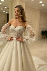 Bubble Sleeve Tulle Wedding Dress With Sweetheart Neckline and Lace