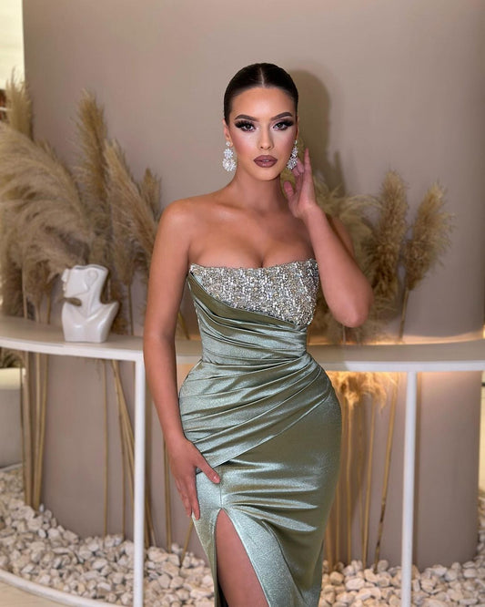 Chic Glamorous Green Sleeveless Prom Dress With High Slit |