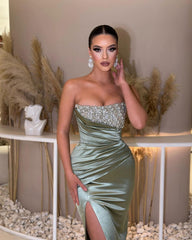 Chic Glamorous Green Sleeveless Prom Dress With High Slit |