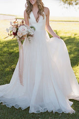 Sleeveless V-Neck Tulle Wedding Dress with Modern Design