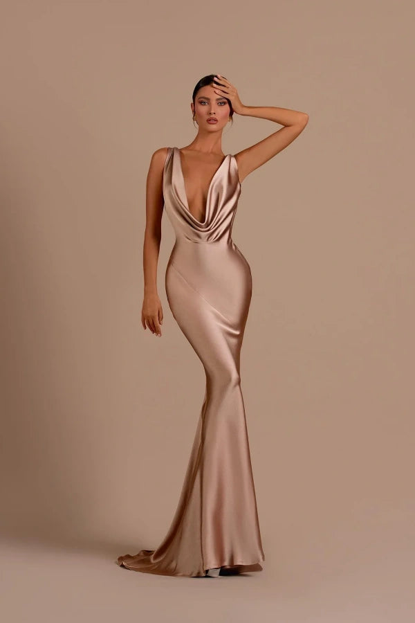 Champagne Deep V-neck Mermaid Prom Dress ¨C Slimming Long Evening Gown | Tuddos
