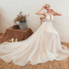 Open Back Vintage A-line Wedding Dress with Floral Lace in Bateau Tulle