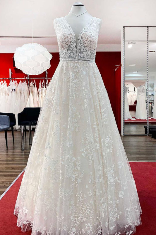 Elegant A-Line Lace Wedding Gowns with Open Back and Tulle Appliques