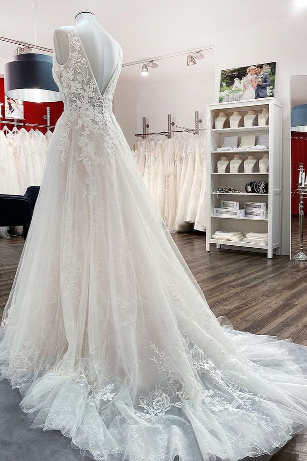 Sleeveless A-line Wedding Dress in Tulle with Elegant Deep V-neck and Open Back Lace Appliques