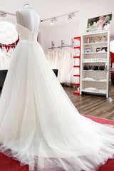 Elegant A-line Wedding Gown with Sweetheart Neckline and Tulle Lace Details