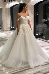 Sweetheart Off-the-Shoulder A-Line Wedding Dress in Tulle With Lace Appliques