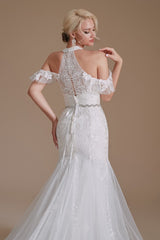 Stunning Mermaid Halter Floor-Length Tulle Wedding Dress Featuring Lace Appliques