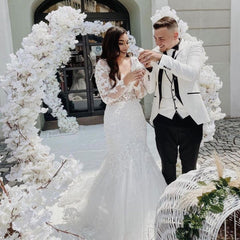 Long Sleeve Open Back Lace Mermaid Wedding Dress in Modest Style