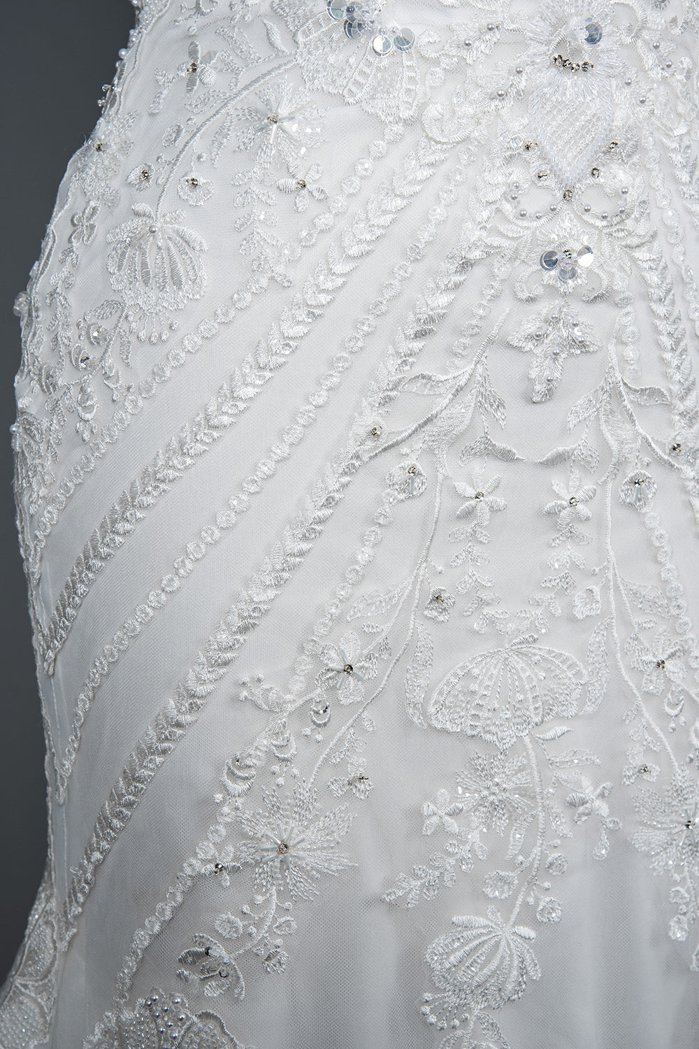 Elegant Mermaid Wedding Dress with Beaded Appliques and Scoop Jewel Neckline