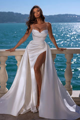 Elegant Sweetheart Satin Wedding Gown with Mermaid Hem and Spaghetti Straps