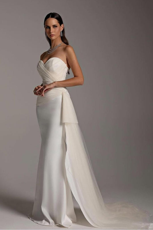 Elegant White Satin Sweetheart Neckline Strapless Tulle Gown with Pleated Details