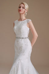Elegant Mermaid Gown Featuring Long Lace and Tulle