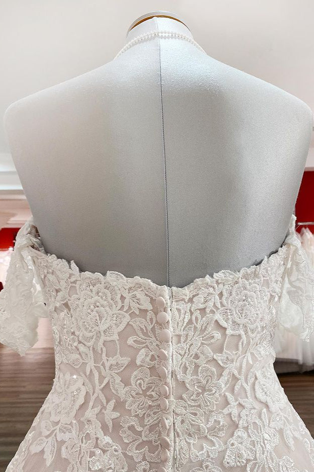 Elegant Off-The-Shoulder Princess Wedding Gown Featuring Tulle Lace Ruffles
