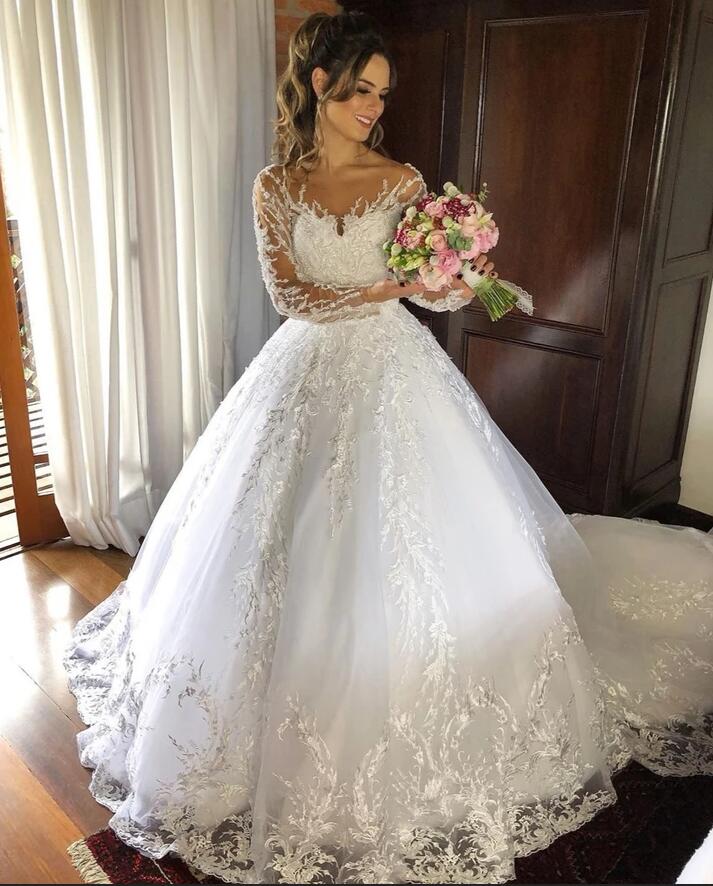 Elegant Princess Wedding Dress with Long Sleeves and Tulle Appliques