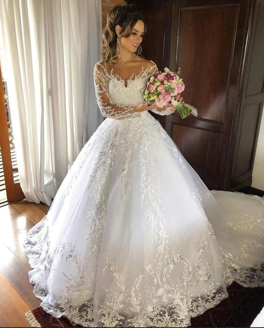 Elegant Princess Wedding Dress with Long Sleeves and Tulle Appliques