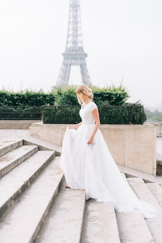 Elegant White V-Neck Chiffon A-line Bridal Gown with Lace and Cap Sleeves