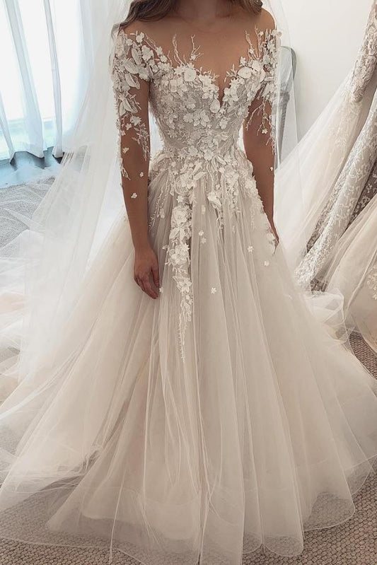 Elegant Sweetheart Long Sleeve A-Line Wedding Dress in Tulle with Lace Appliques