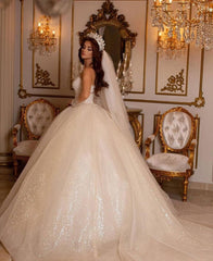 Elegant Sweetheart Long Sleeve Ball Gown Wedding Dress