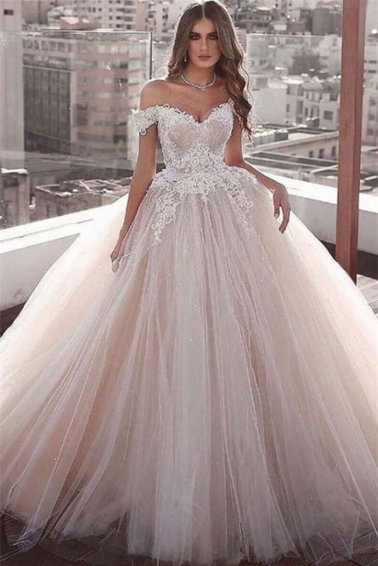 Off-the-Shoulder Sweetheart Ball Gown Wedding Dress Featuring Appliques