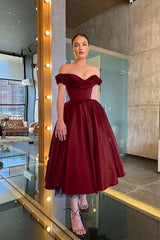  Off-the-Shoulder Prom Dress Short Black Pleated Dress