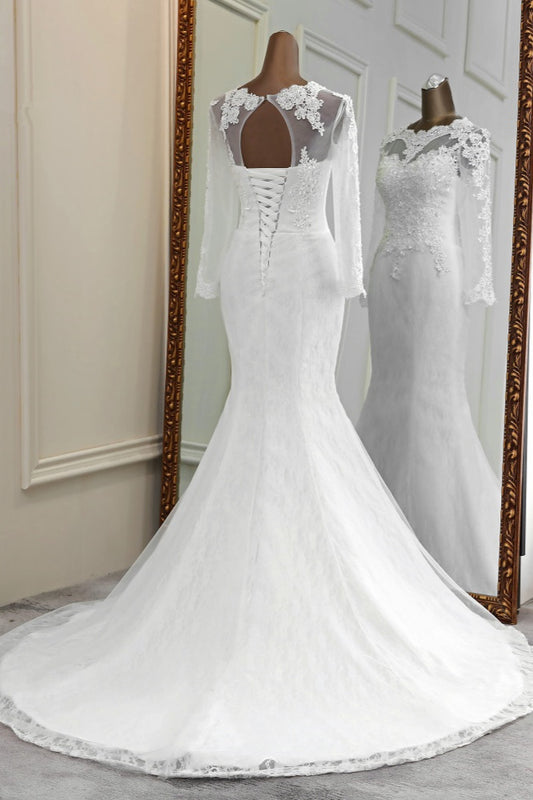Elegant Mermaid Bridal Gown with Long Sleeves and Tulle Details